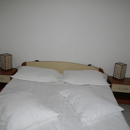 Apartments Jagoda Bol Chambre photo